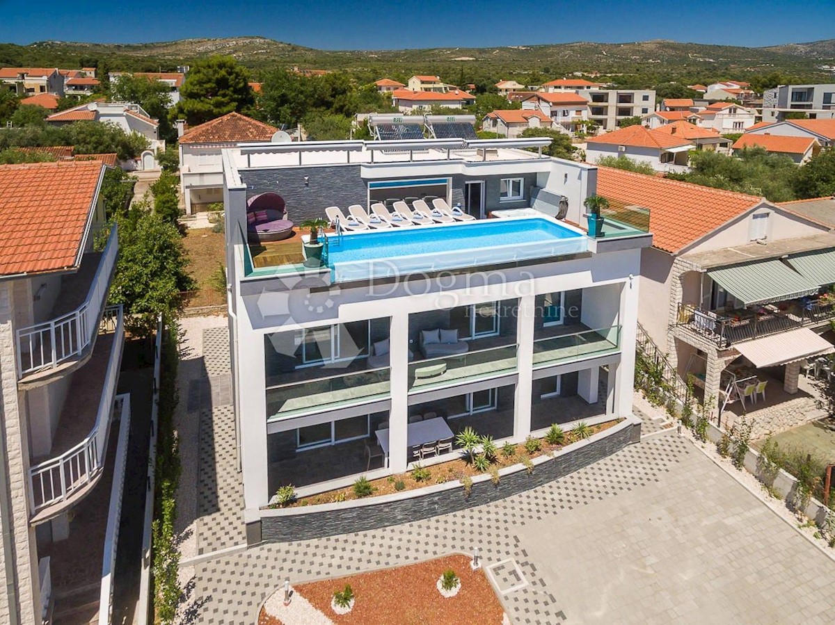 Maison À vendre - ŠIBENSKO-KNINSKA ROGOZNICA