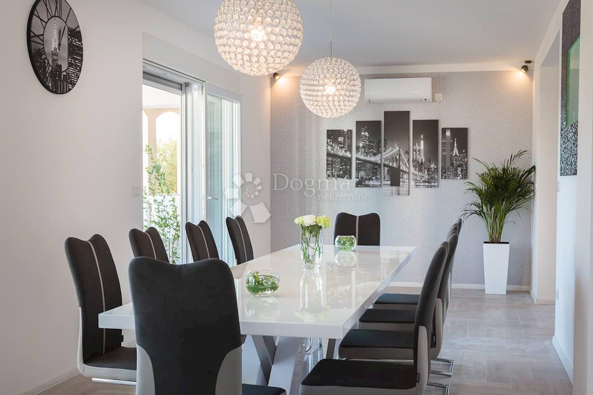 Maison À vendre - ŠIBENSKO-KNINSKA ROGOZNICA