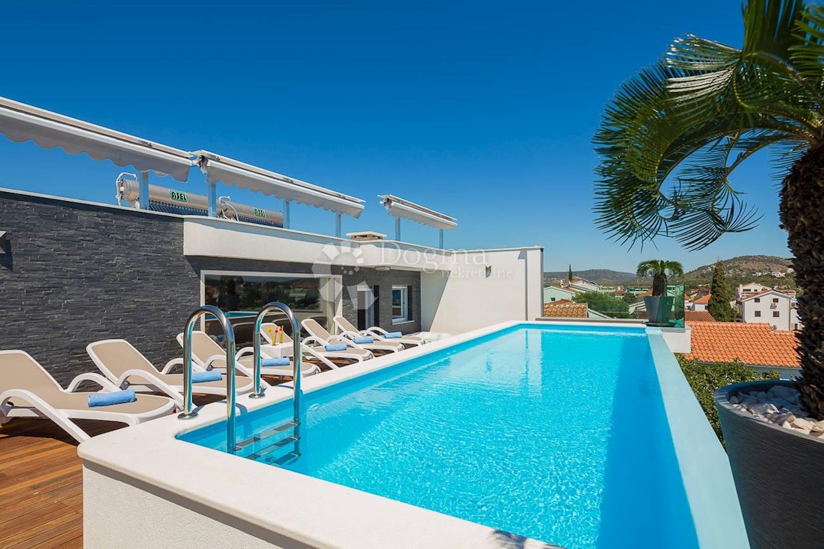 Maison À vendre - ŠIBENSKO-KNINSKA ROGOZNICA