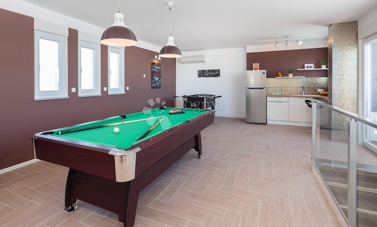 Maison À vendre - ŠIBENSKO-KNINSKA ROGOZNICA