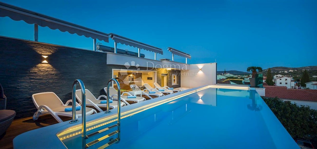 Maison À vendre - ŠIBENSKO-KNINSKA ROGOZNICA