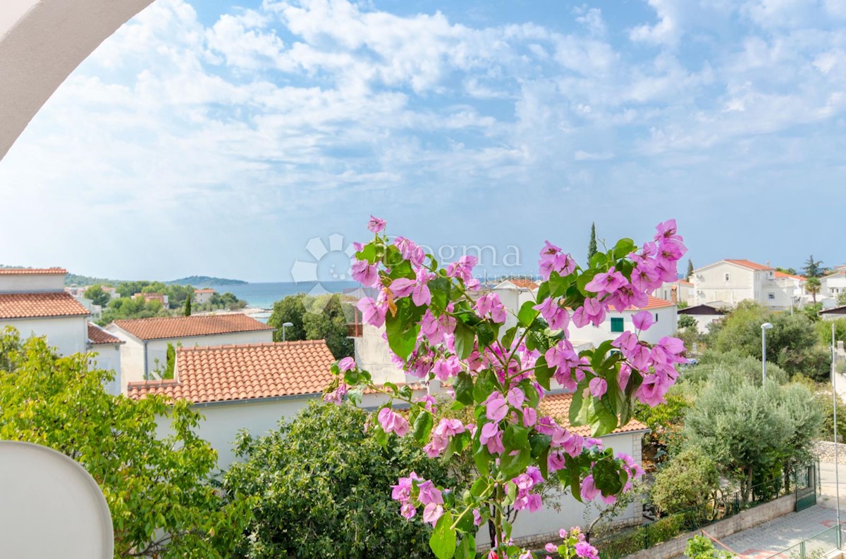 Haus Zu verkaufen - ŠIBENSKO-KNINSKA ROGOZNICA