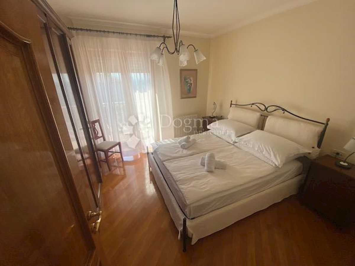 Kuća Na prodaju - PRIMORSKO-GORANSKA LOVRAN