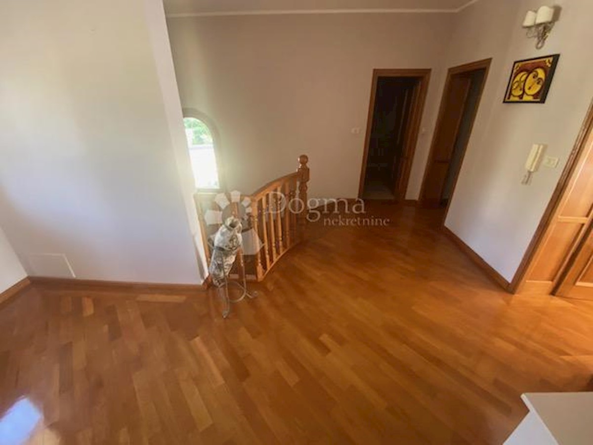 Kuća Na prodaju - PRIMORSKO-GORANSKA LOVRAN