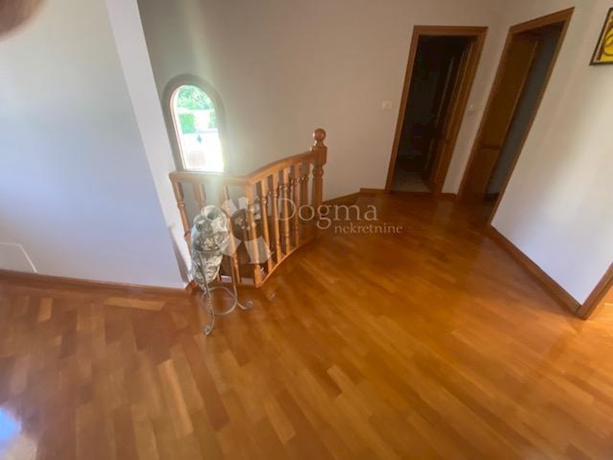 Kuća Na prodaju - PRIMORSKO-GORANSKA LOVRAN
