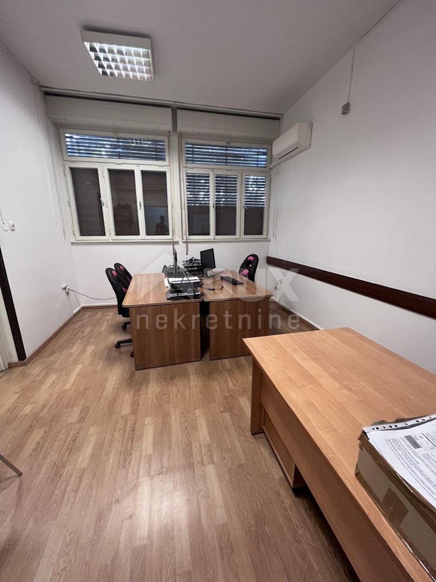 Business premises For rent - PRIMORSKO-GORANSKA RIJEKA