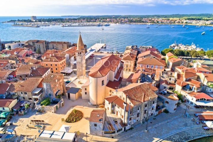 Business premises for sale 180 m² – Umag