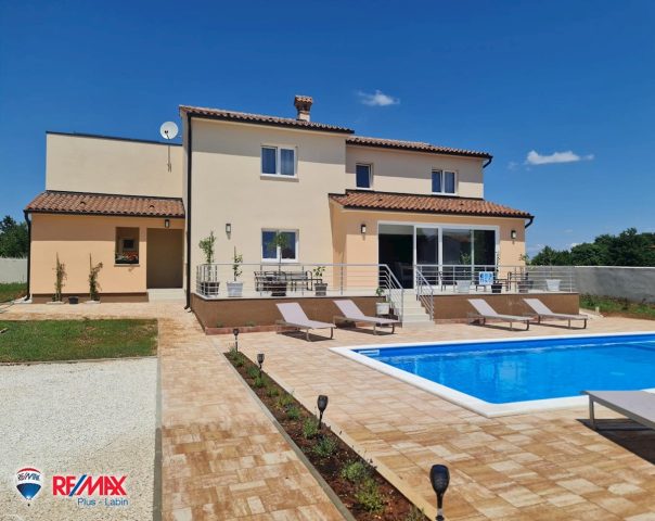 Kuća na prodaju 329 m² – Barban