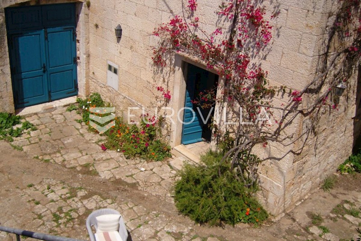 Casa In vendita - SPLITSKO-DALMATINSKA VIS