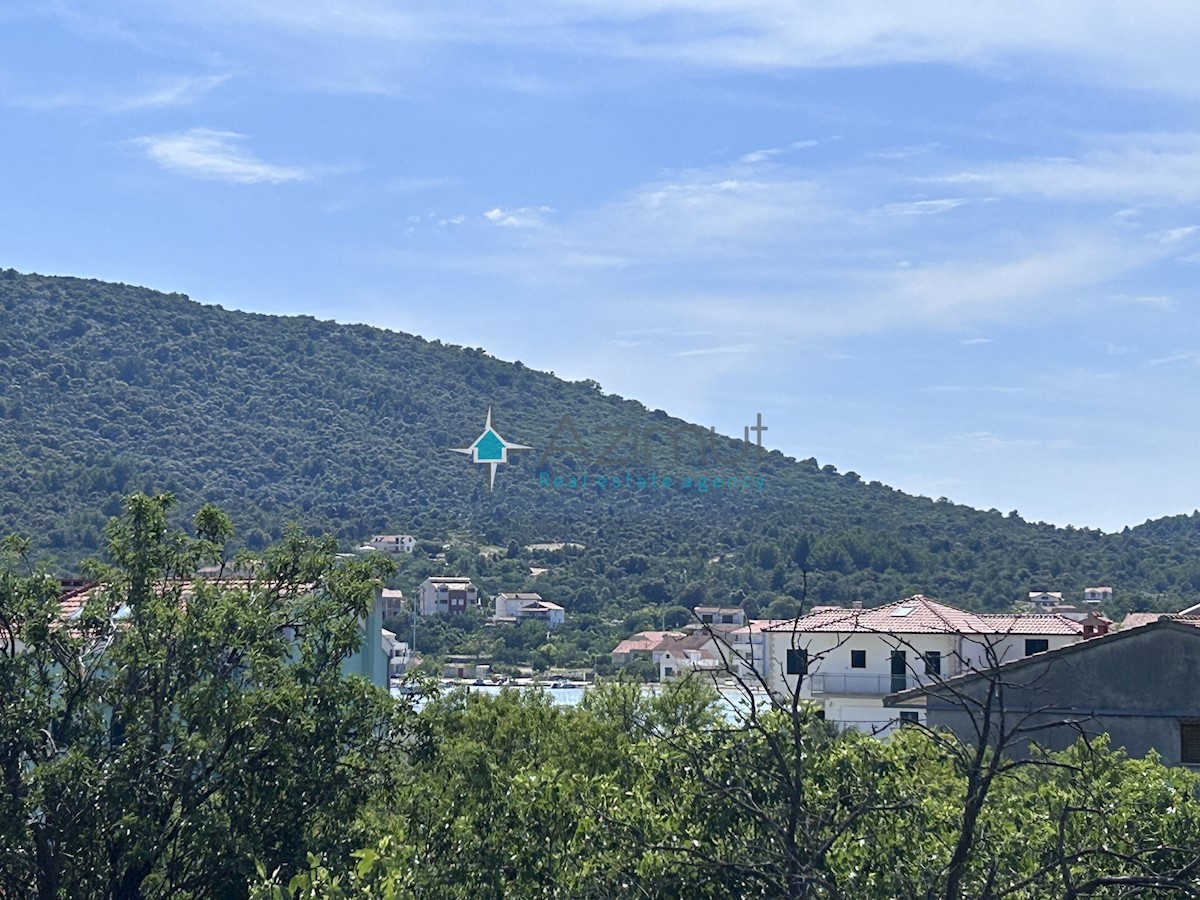 Land For sale - SPLITSKO-DALMATINSKA MARINA