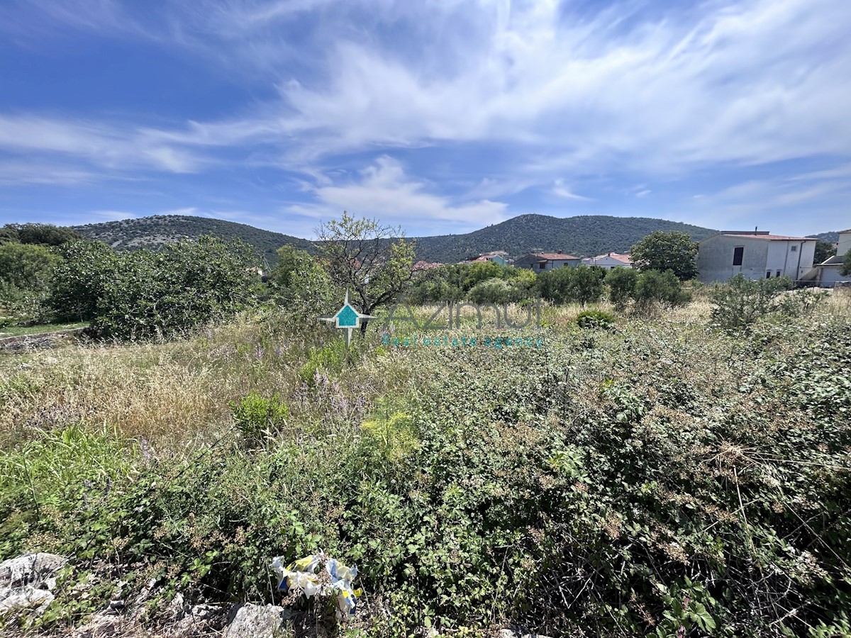 Land For sale - SPLITSKO-DALMATINSKA MARINA