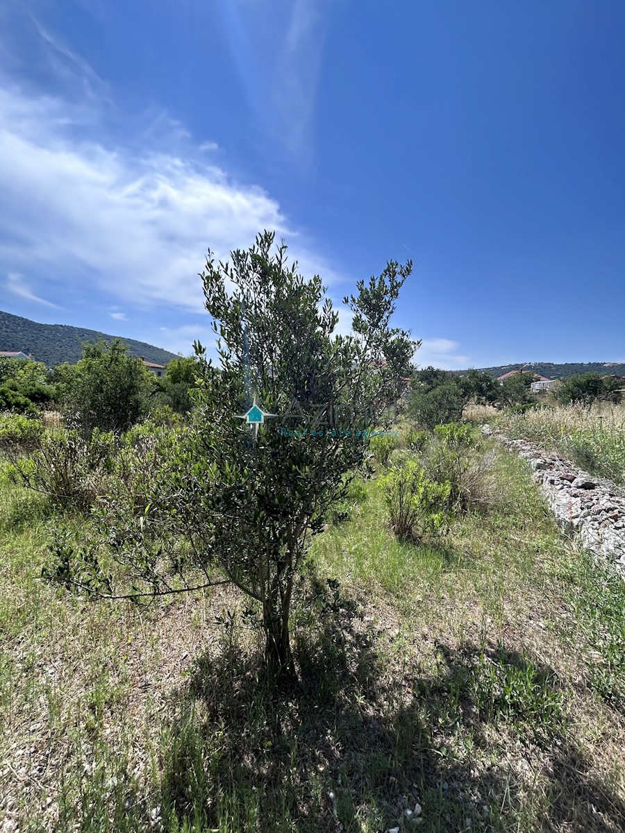 Land For sale - SPLITSKO-DALMATINSKA MARINA