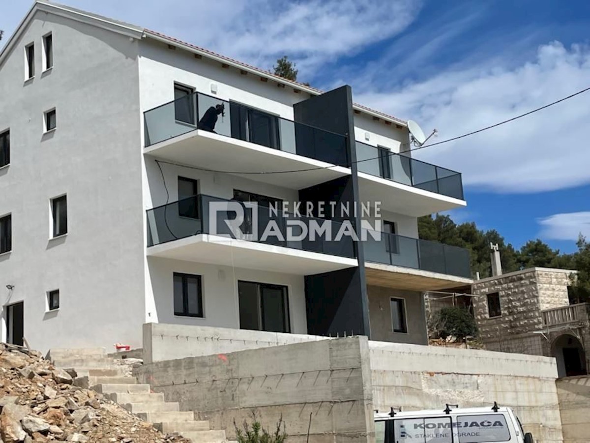 Flat For sale - SPLITSKO-DALMATINSKA BRAČ