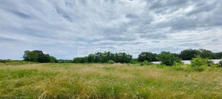 Działka na sprzedaż 900 m² – Kaštelir