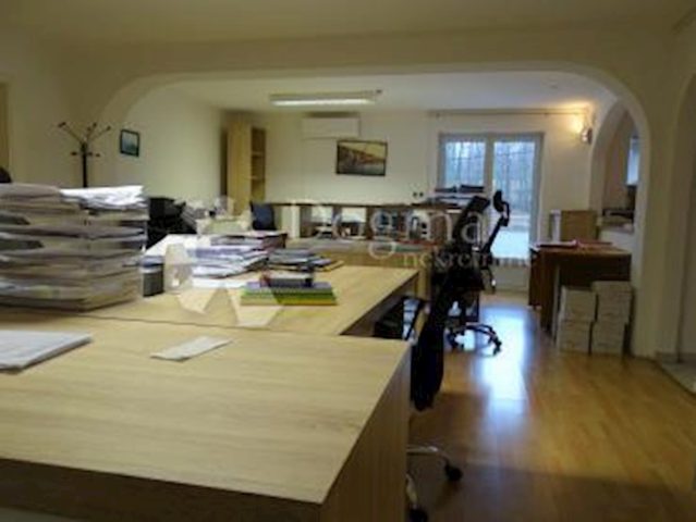 Commerciale da affittare 50 m² – Jurdani