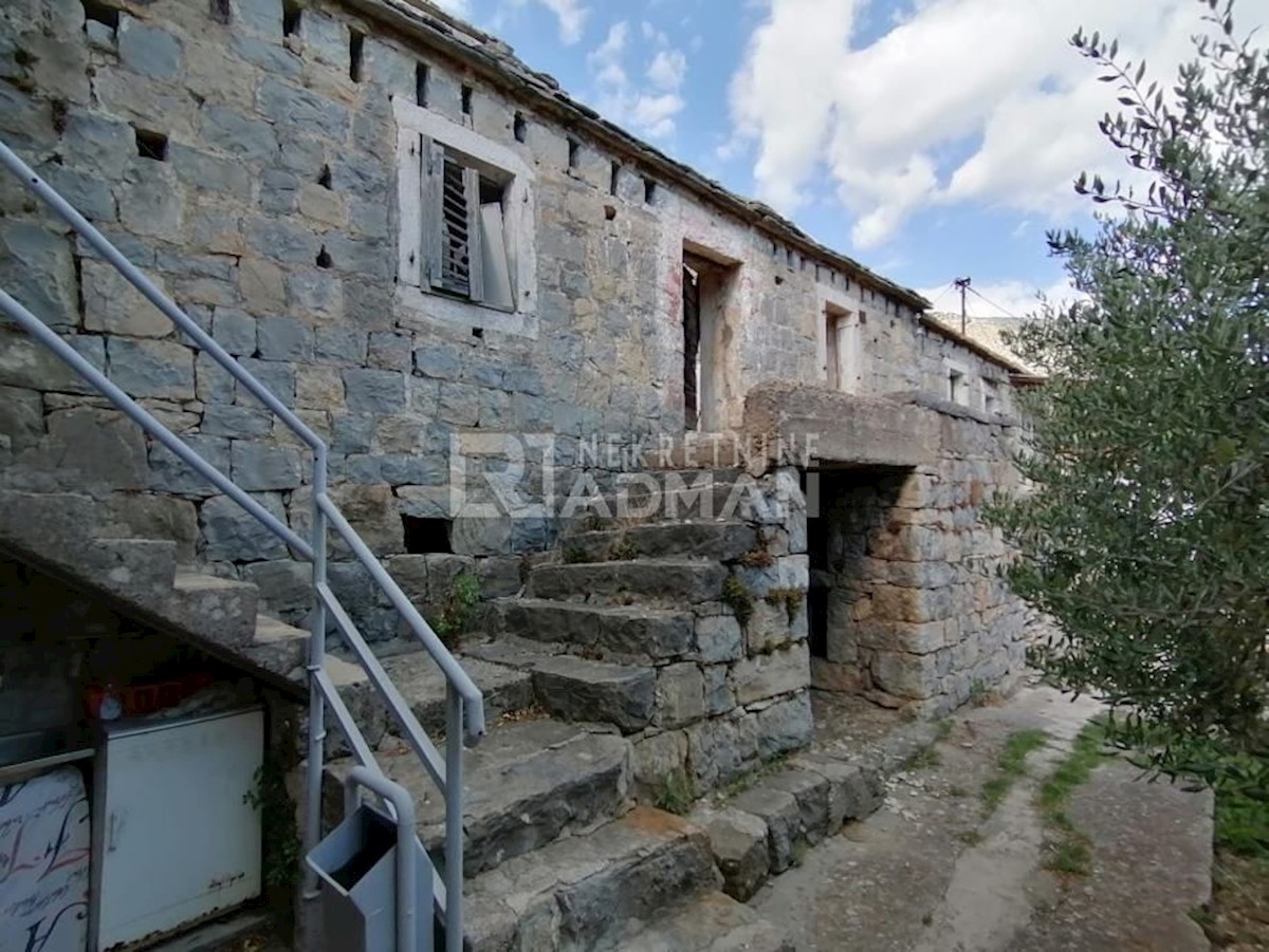 House For sale - SPLITSKO-DALMATINSKA SPLIT