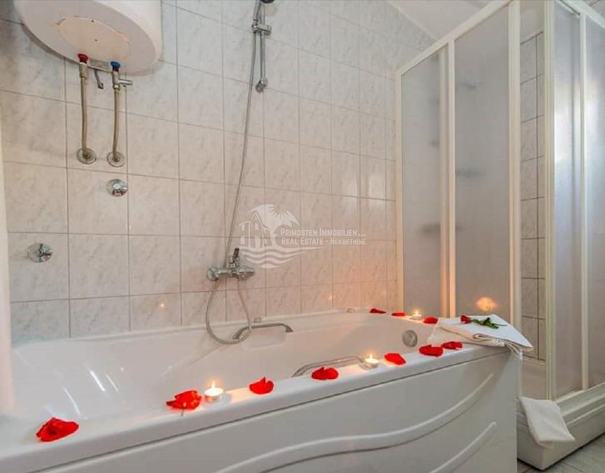 Flat For sale - ŠIBENSKO-KNINSKA ROGOZNICA