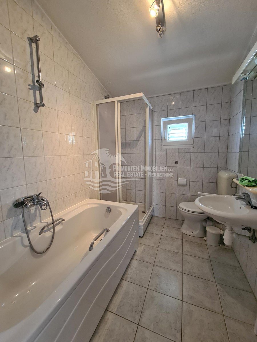 Flat For sale - ŠIBENSKO-KNINSKA ROGOZNICA