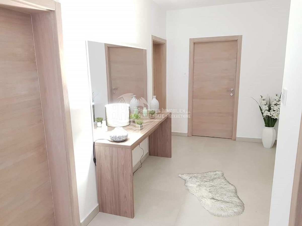 Apartment Zu verkaufen - ŠIBENSKO-KNINSKA ROGOZNICA