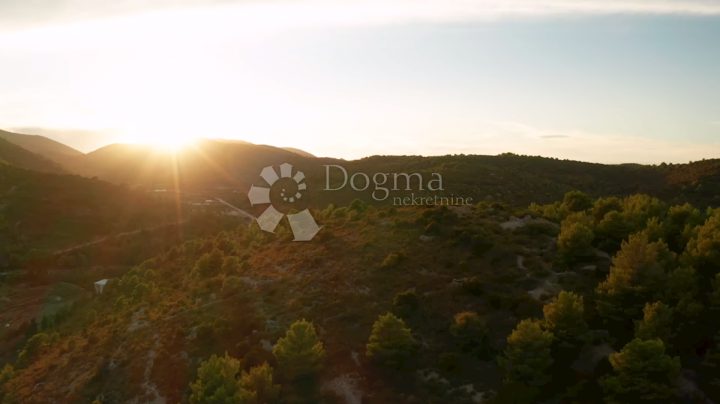Działka na sprzedaż 14630 m² – Vis