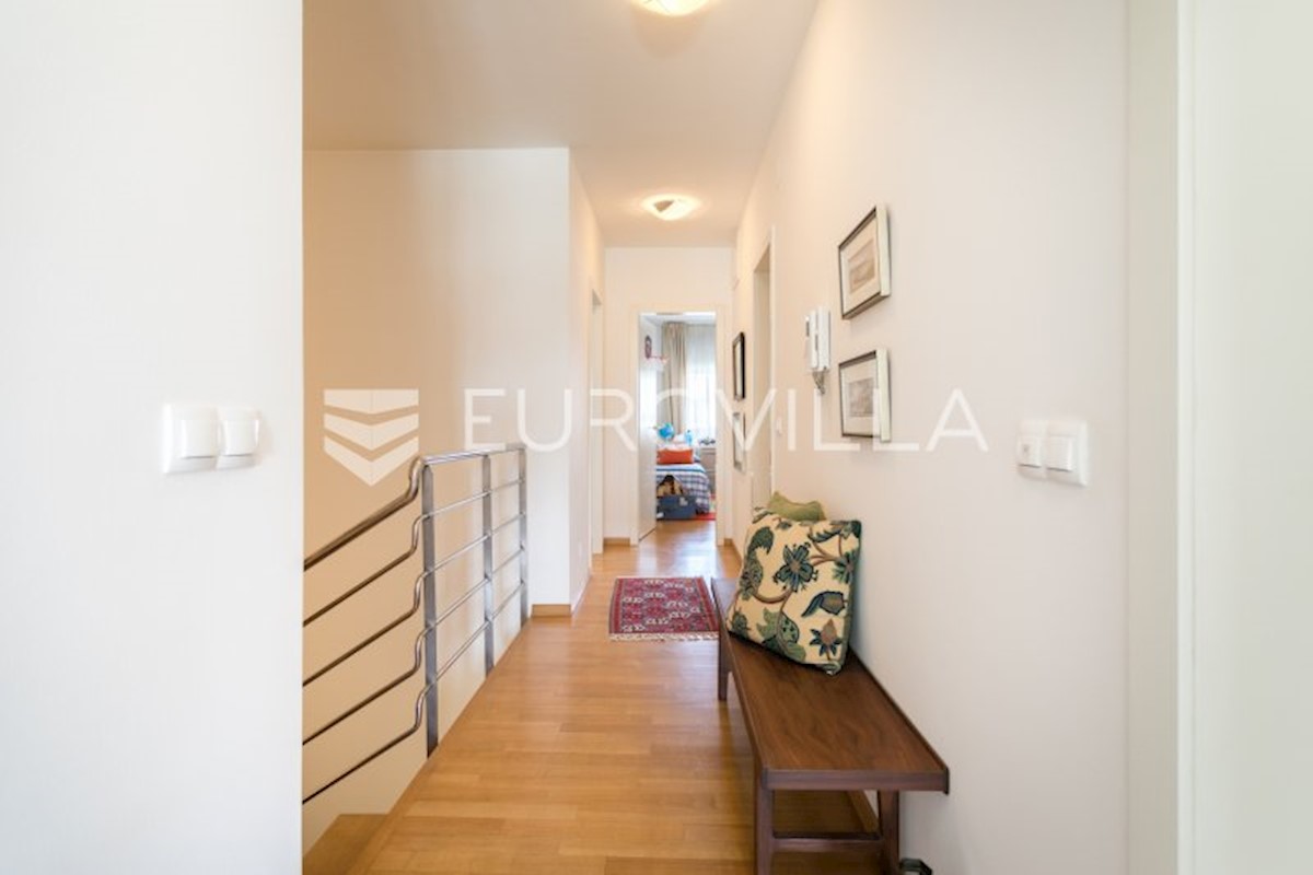 Appartement À louer - GRAD ZAGREB ZAGREB