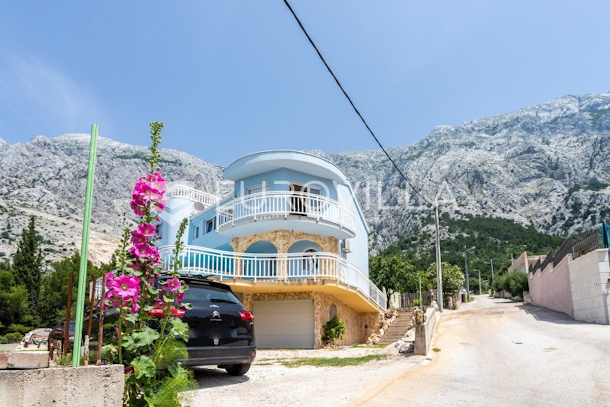 Casa In vendita - SPLITSKO-DALMATINSKA BAŠKA VODA