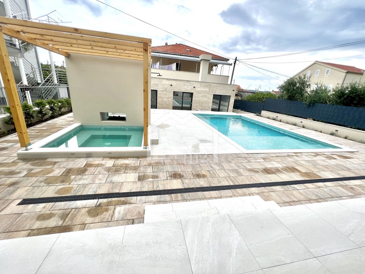 House For sale - SPLITSKO-DALMATINSKA TROGIR