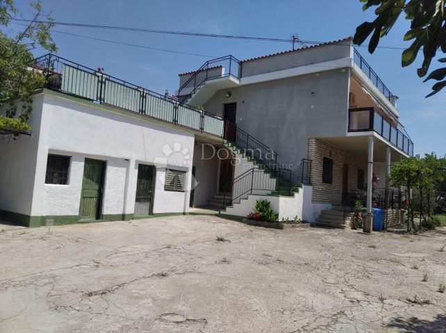 Casa In vendita - šibensko-kninska šibenik - foto 3/13