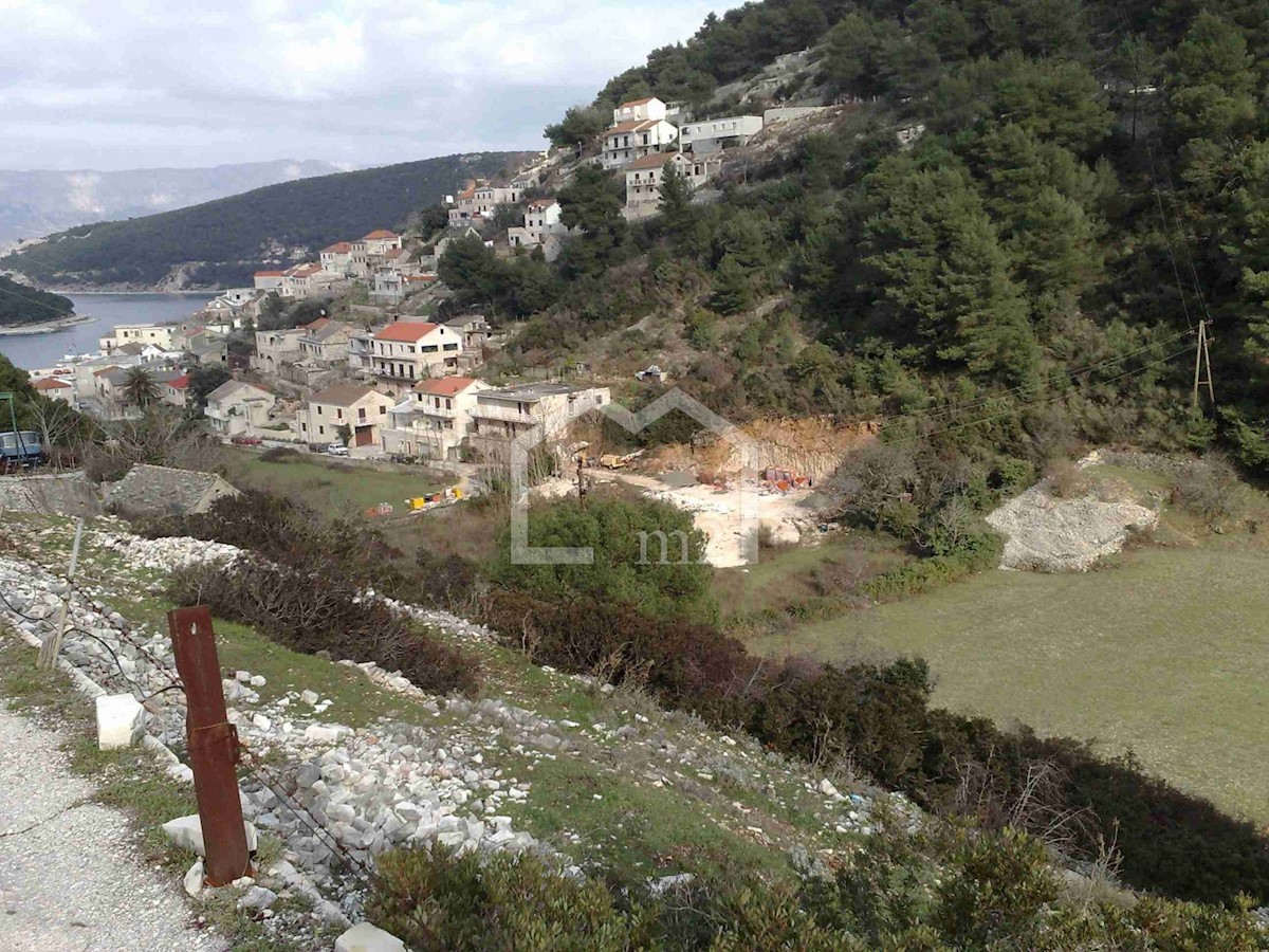 Land For sale - SPLITSKO-DALMATINSKA BRAČ