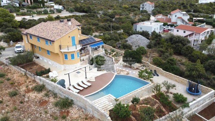 House for sale 439 m² – Brodarica