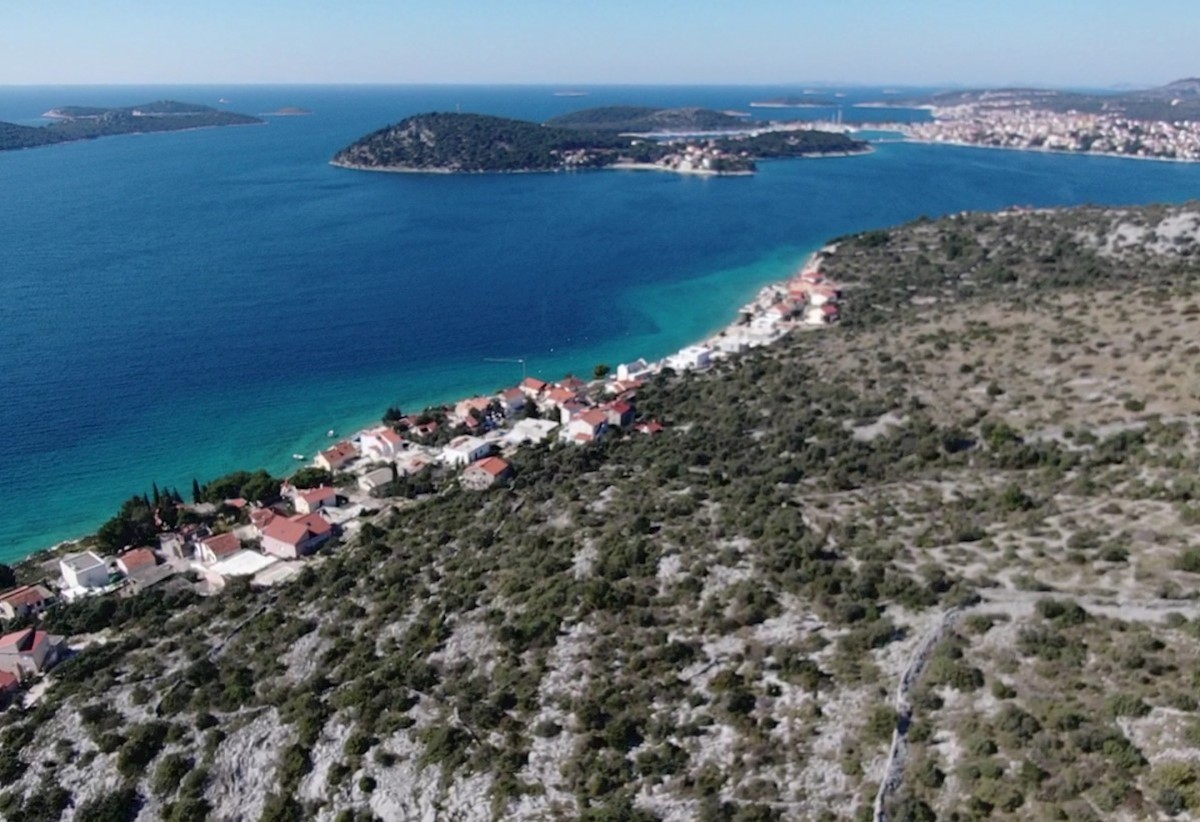 Terreno In vendita - ŠIBENSKO-KNINSKA ROGOZNICA