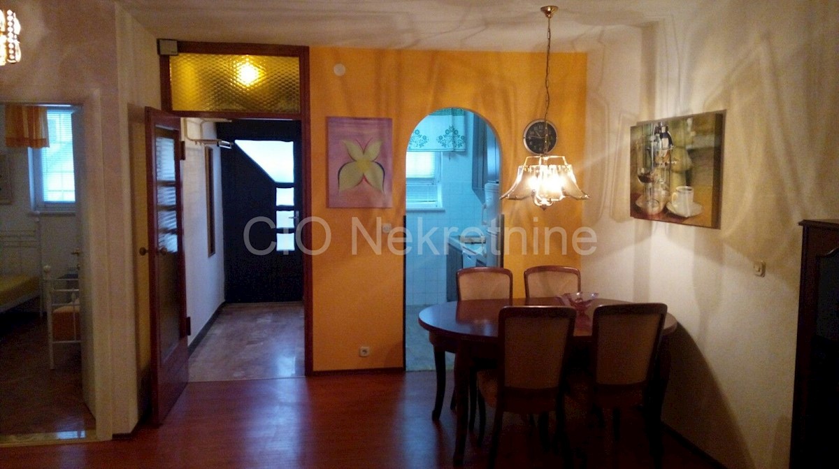 Flat For rent - SPLITSKO-DALMATINSKA SPLIT