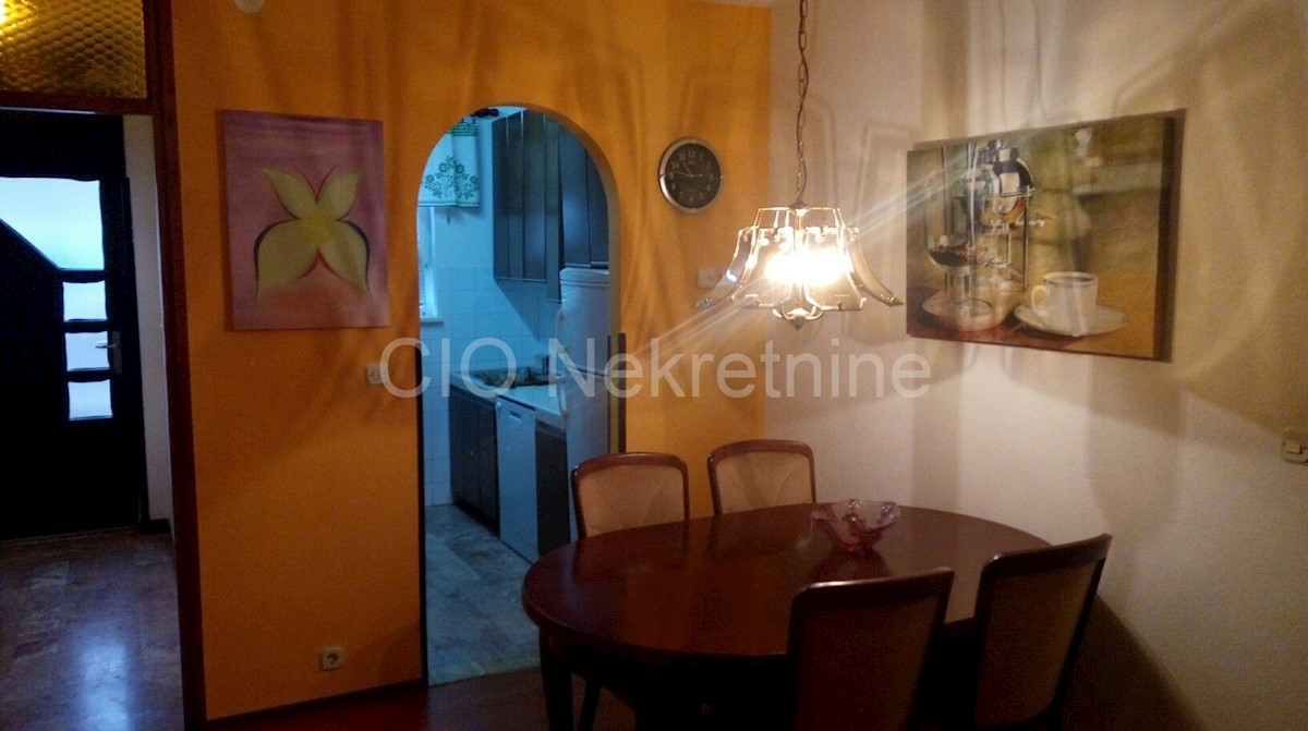 Flat For rent - SPLITSKO-DALMATINSKA SPLIT