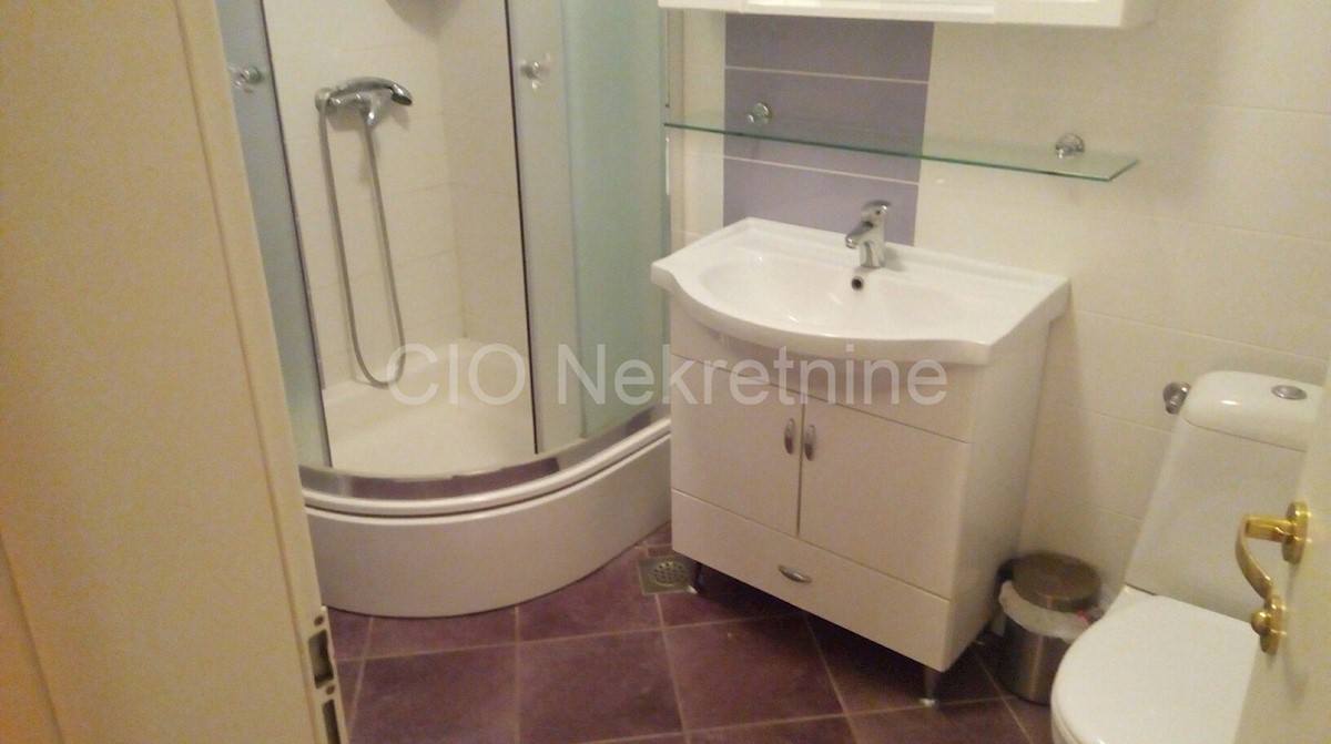 Flat For rent - SPLITSKO-DALMATINSKA SPLIT