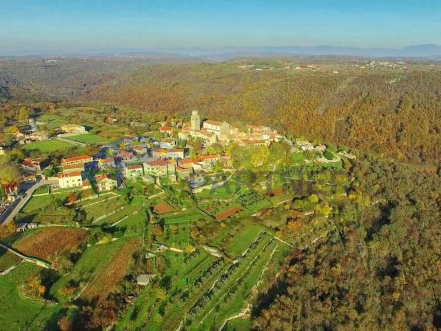 Terreno in vendita 4020 m² – Pazin