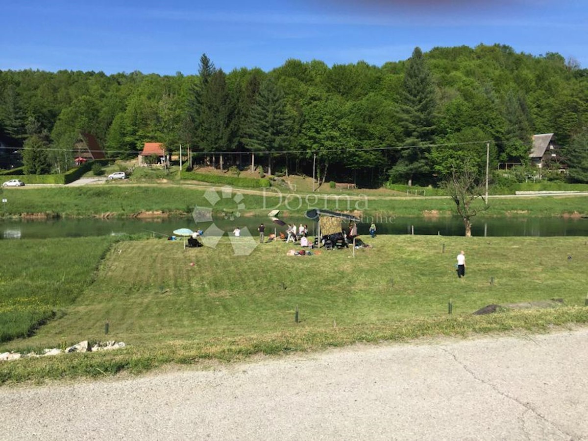 Pozemok Na predaj - KARLOVAČKA OZALJ