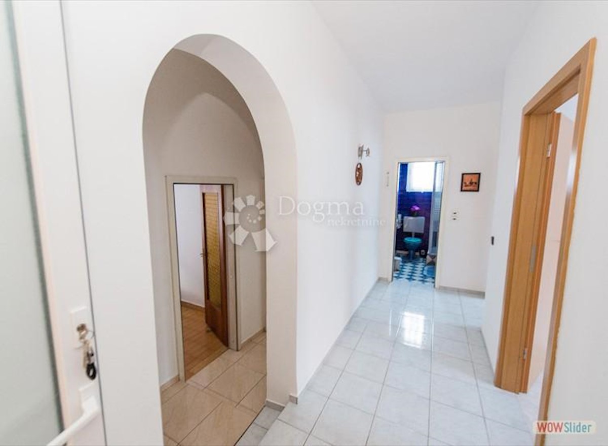 Apartma Na predaj - ŠIBENSKO-KNINSKA ROGOZNICA