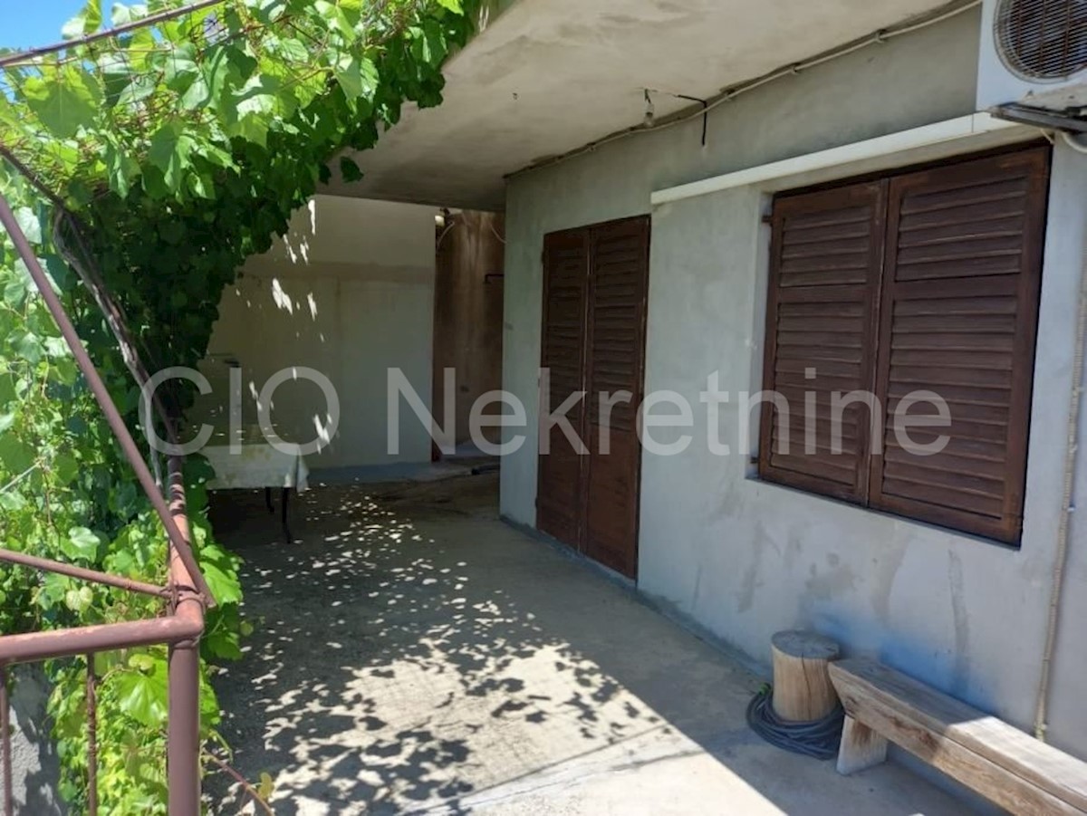 Casa In vendita - SPLITSKO-DALMATINSKA DUGI RAT