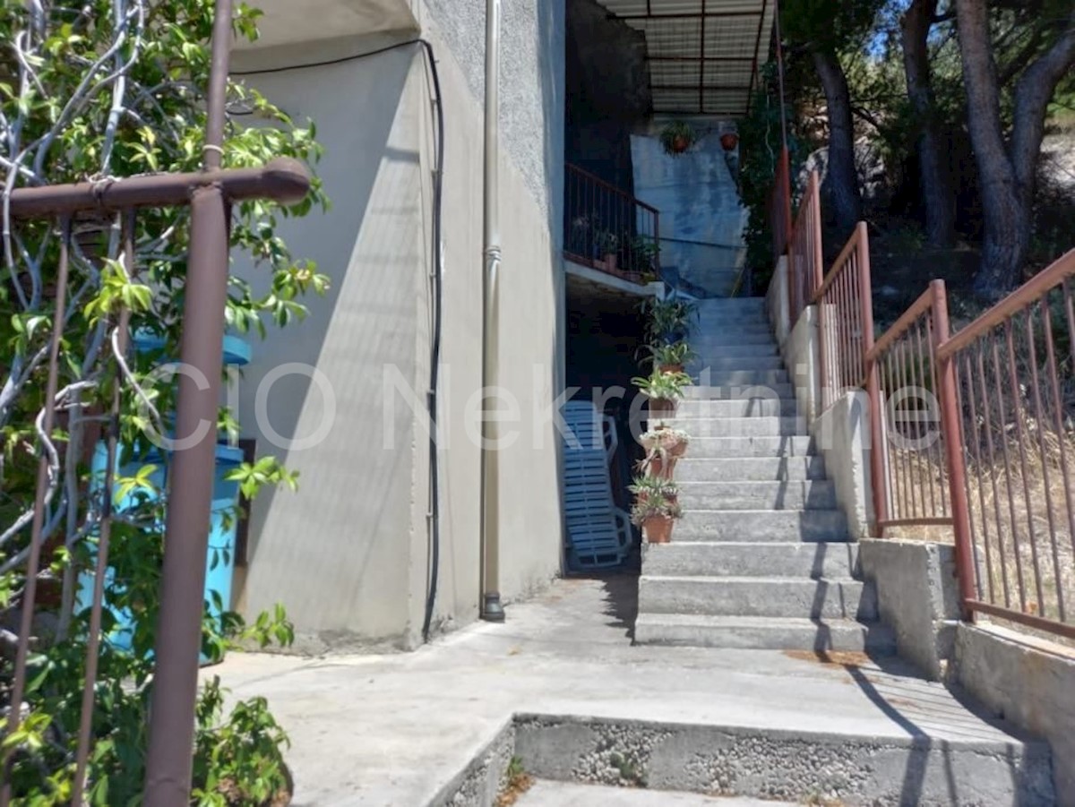Casa In vendita - SPLITSKO-DALMATINSKA DUGI RAT