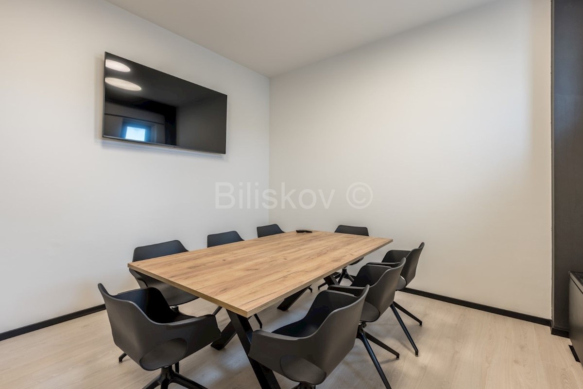 Business premises For rent - SPLITSKO-DALMATINSKA SPLIT