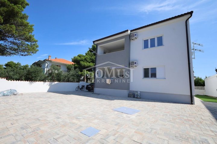 Kuća na prodaju 216 m² – Vodice