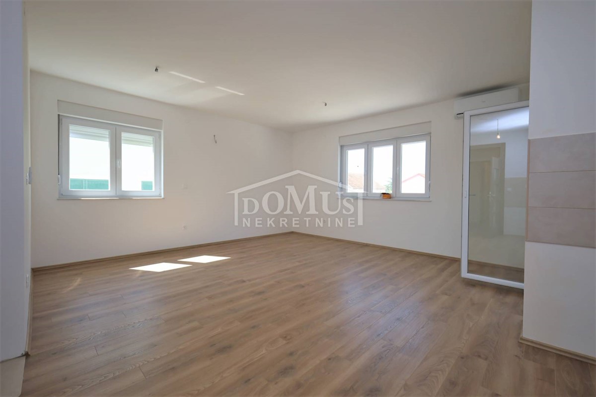 House For sale - ŠIBENSKO-KNINSKA VODICE