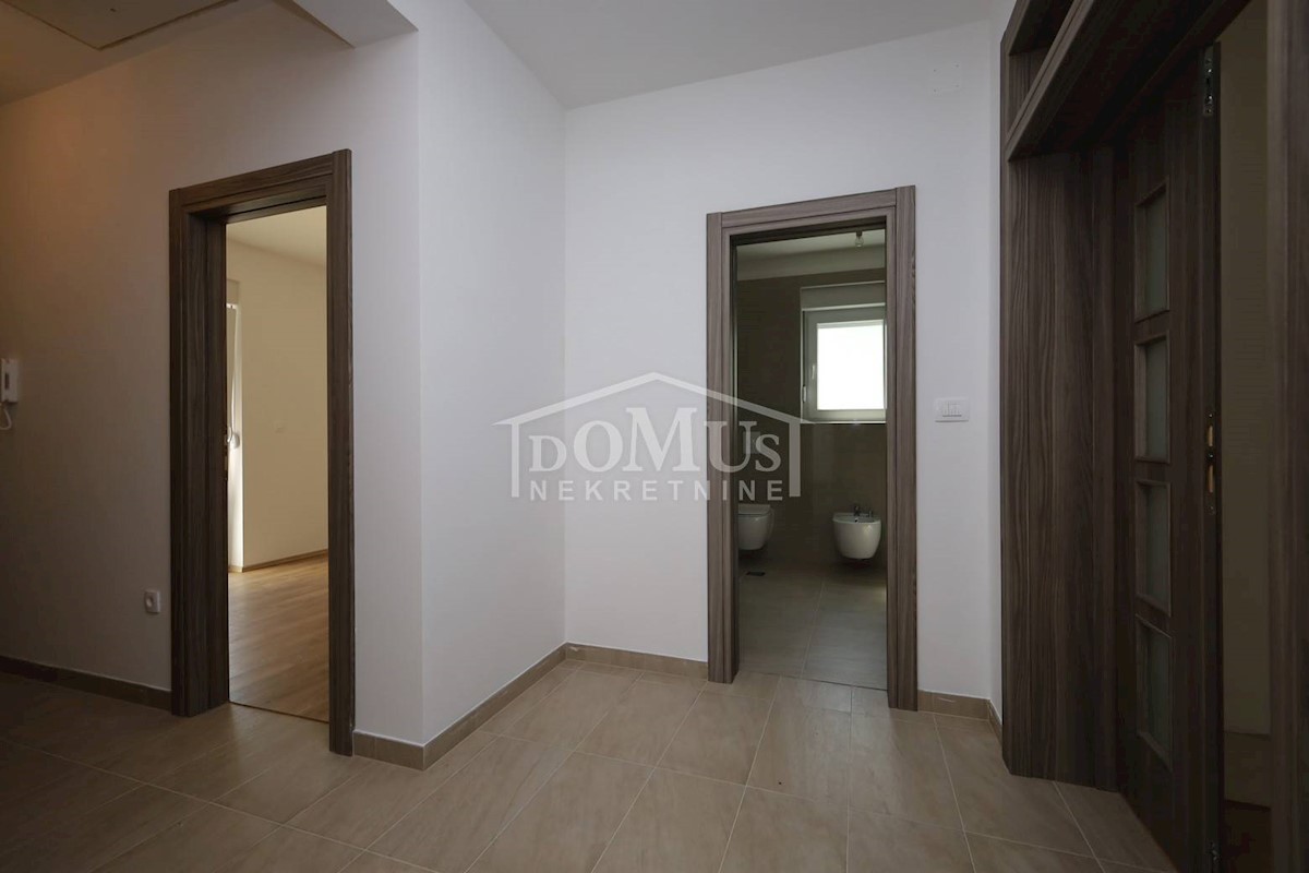 House For sale - ŠIBENSKO-KNINSKA VODICE