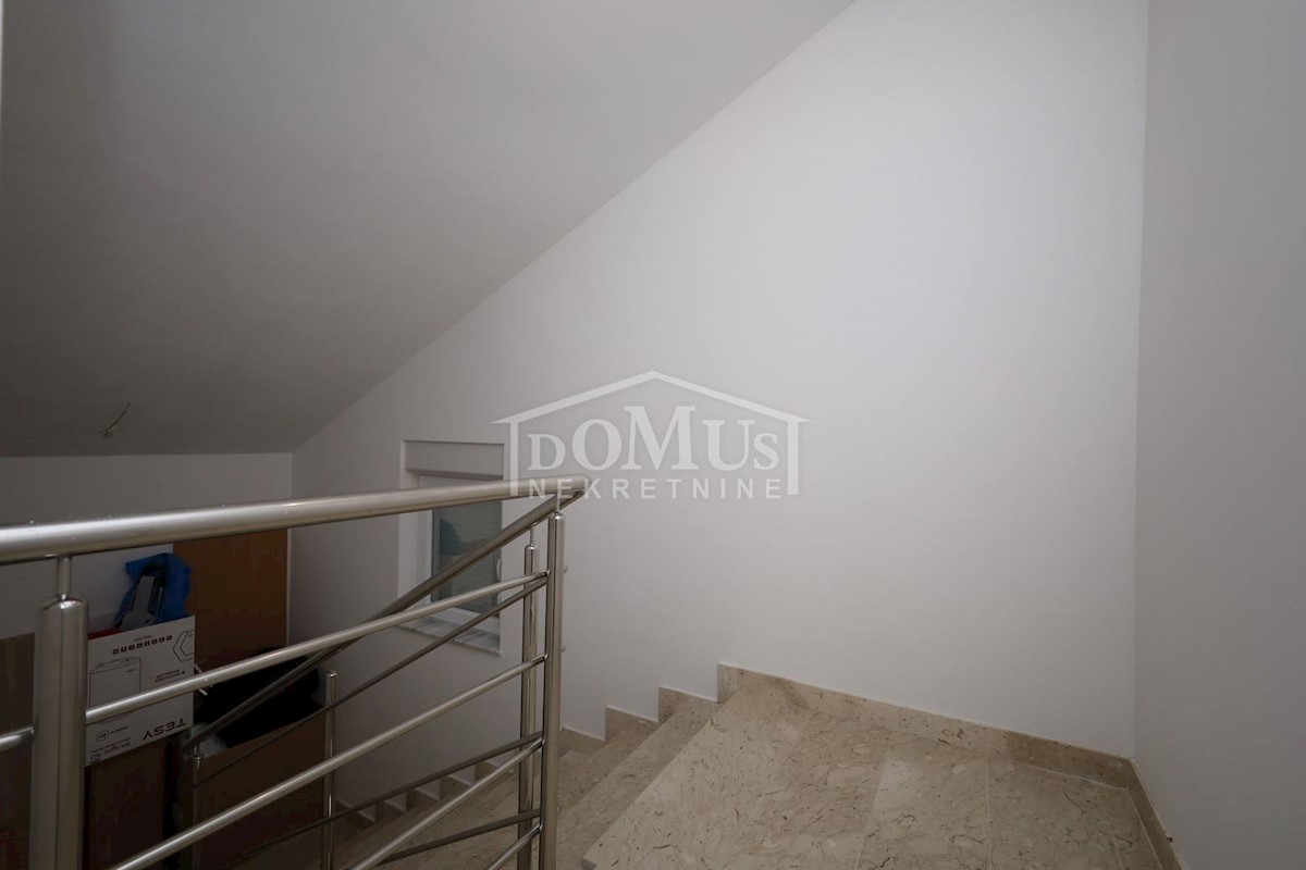 House For sale - ŠIBENSKO-KNINSKA VODICE