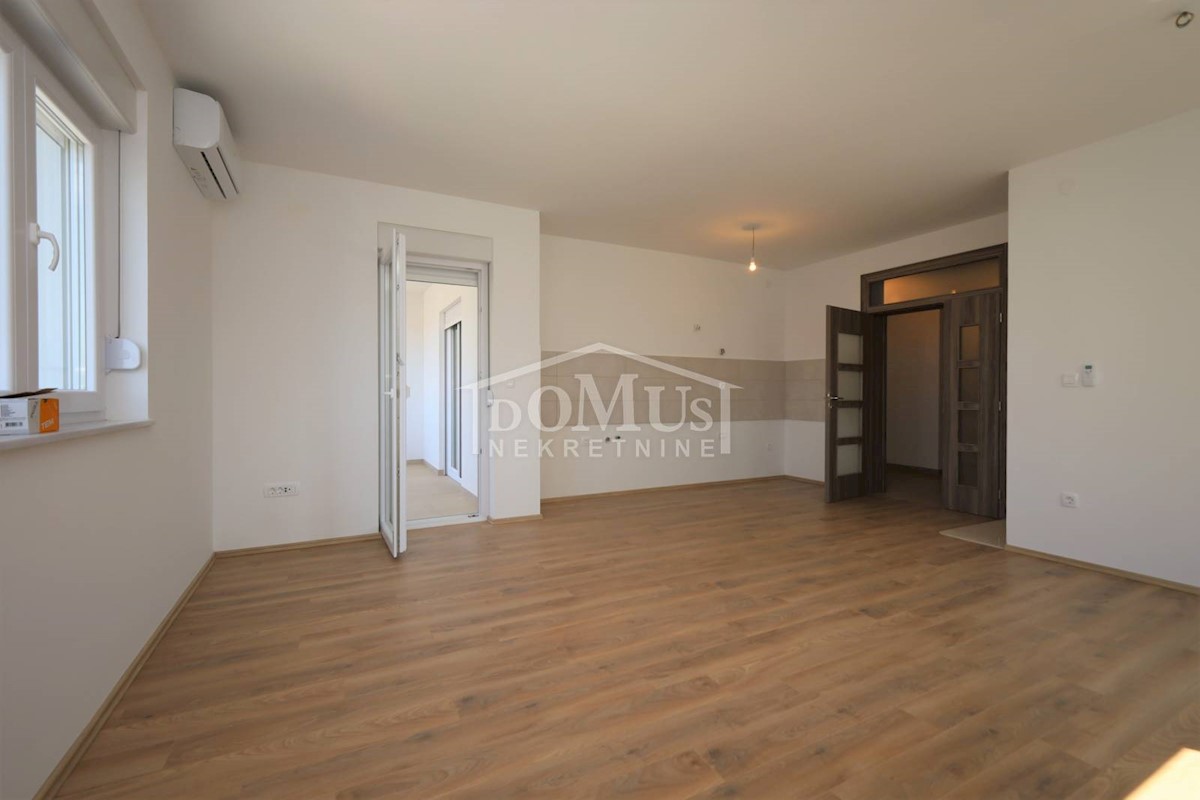 House For sale - ŠIBENSKO-KNINSKA VODICE