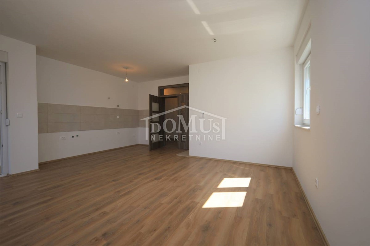 House For sale - ŠIBENSKO-KNINSKA VODICE