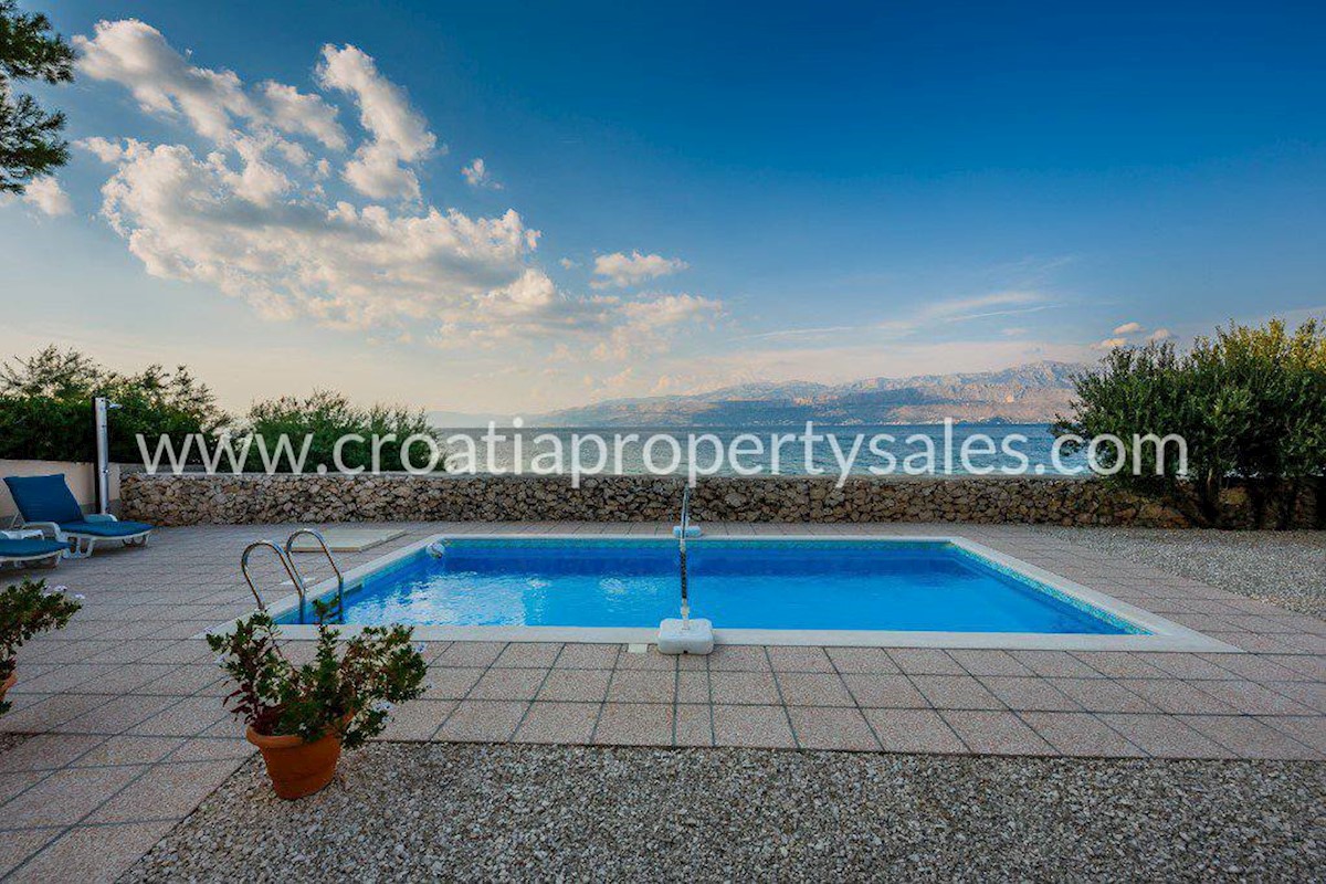 House For sale - SPLITSKO-DALMATINSKA BRAČ