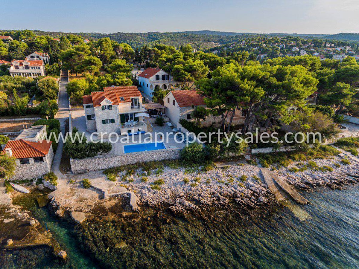 House For sale - SPLITSKO-DALMATINSKA BRAČ