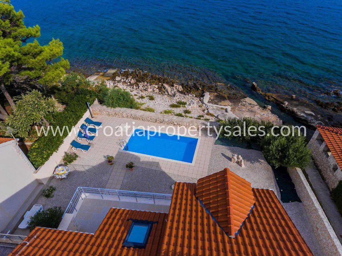 House For sale - SPLITSKO-DALMATINSKA BRAČ