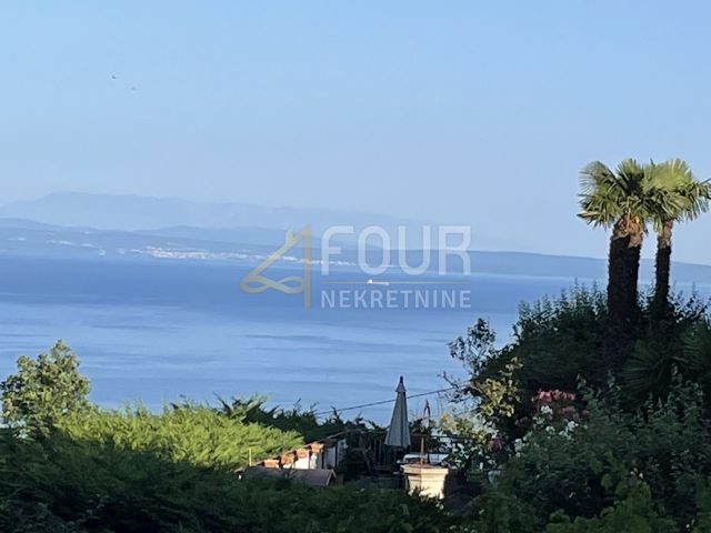 Land for sale 718 m² – Oprič